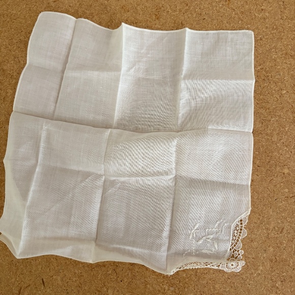 LOT of 12 Vintage Hankerchiefs - Picture 13 of 14